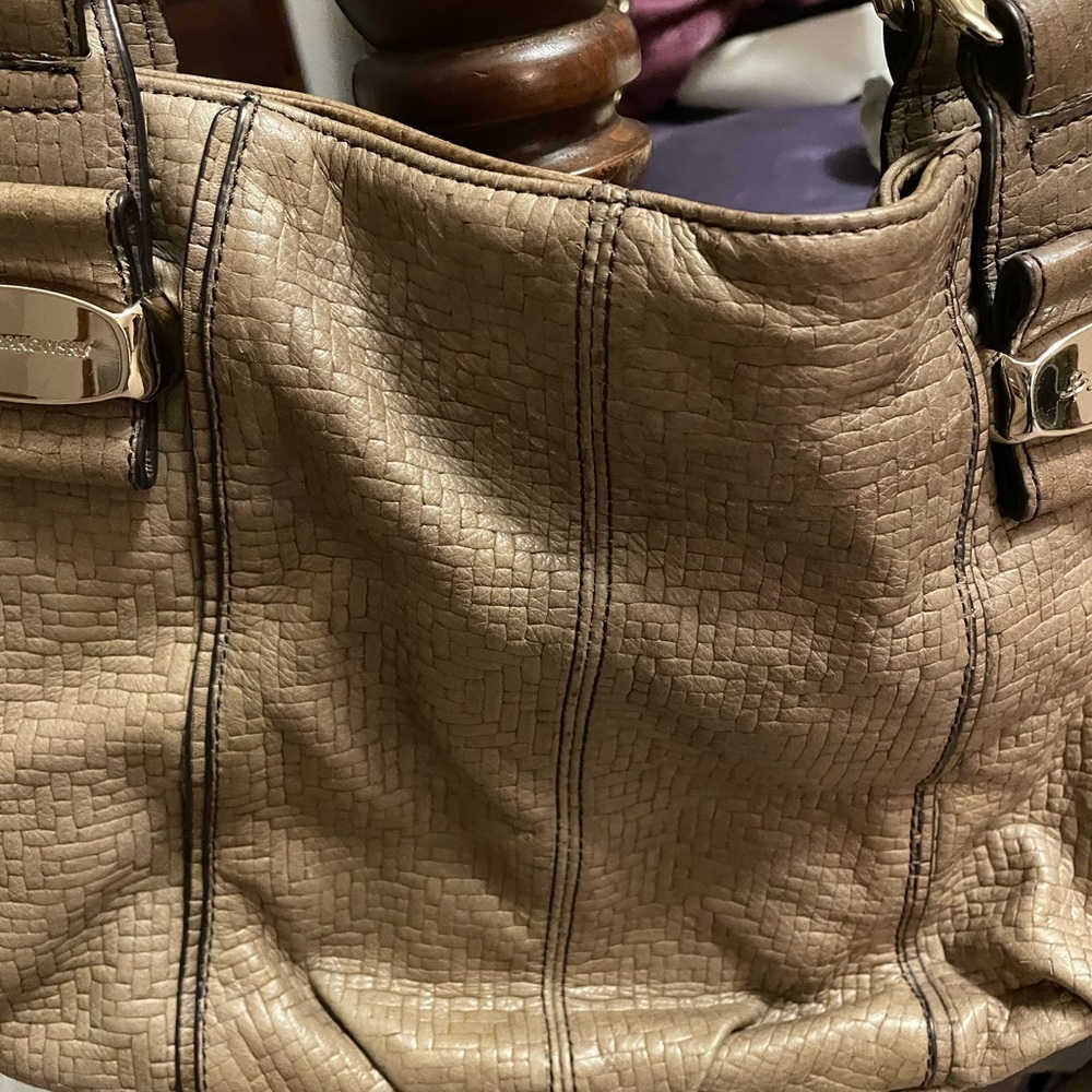B Makowski Beige Leather Handbag - Picture 4 of 7